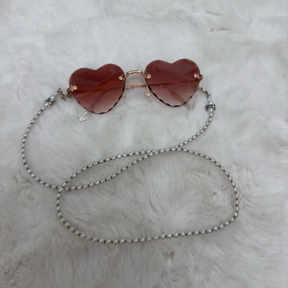 Heart-Shaped Sunglasses with Chain - Pink